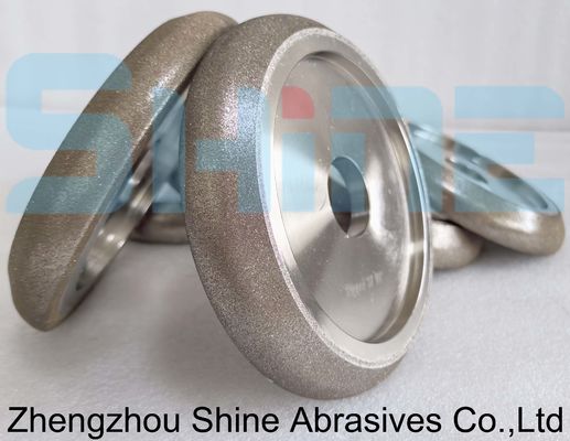 Yüksek alaşımlı bant testereyi keskinleştirmek için elektrikli CBN öğütme tekerlekleri kullanılır